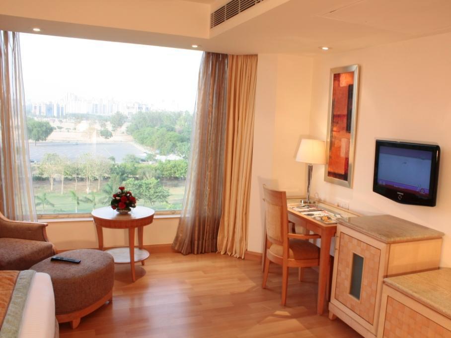 Vista Park Hotel Гургаон Екстериор снимка