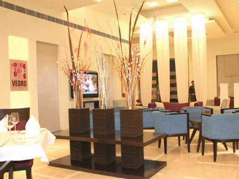 Vista Park Hotel Гургаон Екстериор снимка